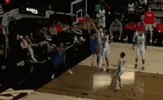 奇异果体育app-炸裂!大帽首轮16号秀!混音队友点评杨瀚森