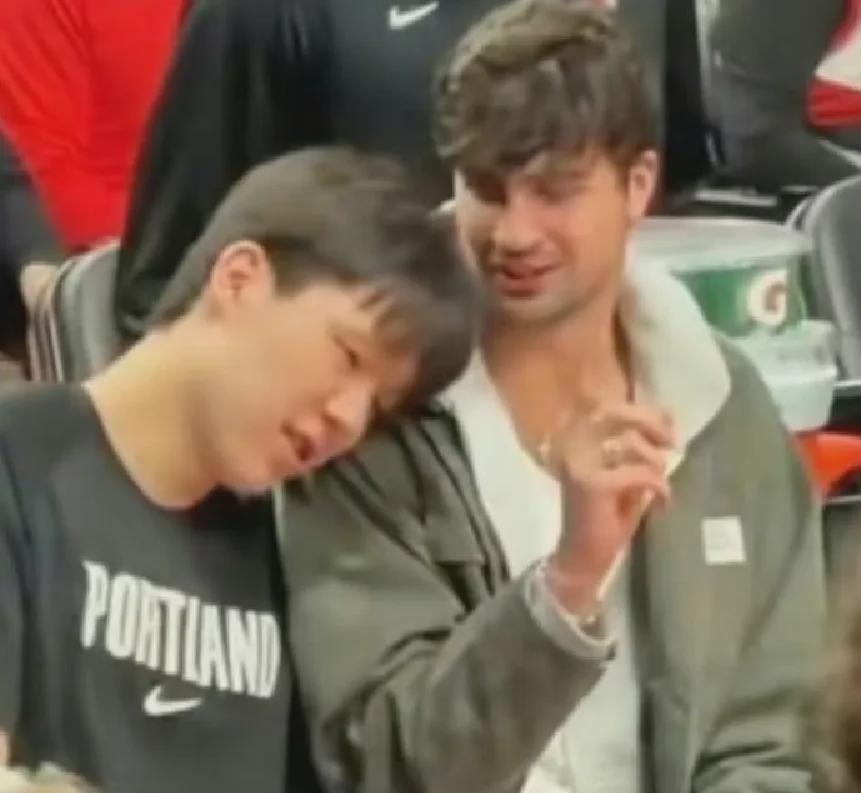 奇异果体育app-炸裂!大帽首轮16号秀!混音队友点评杨瀚森