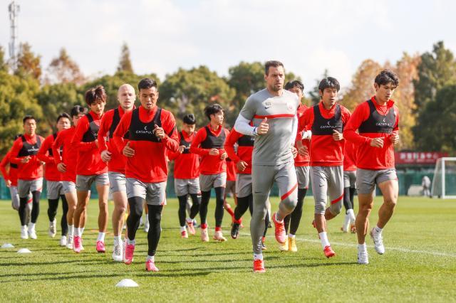 芒果体育官方网址-海港以爆棚状态冲击史上第二冠 最强首发11人浮现