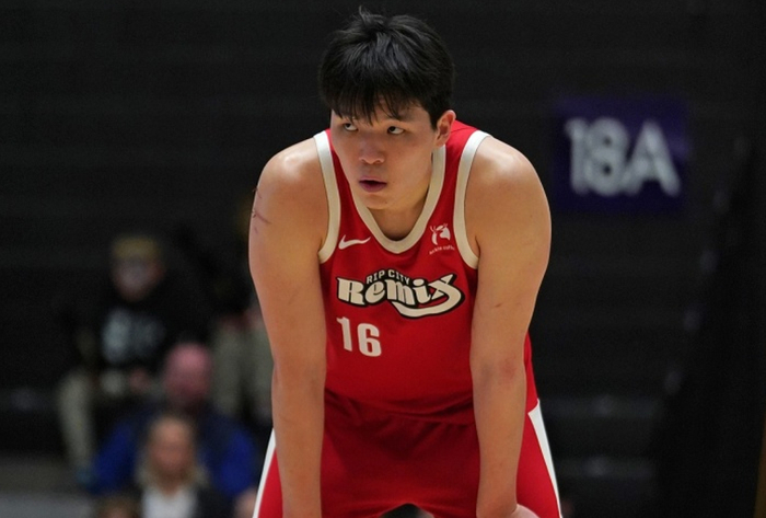 奇异果体育app-最后10分钟遭弃用!杨瀚森背靠背15+9+5献暴扣 被肘击后下场|太阳|NBA发展联盟|菲尼克斯太阳队|杨翰森|nba_新浪体育_新浪新闻